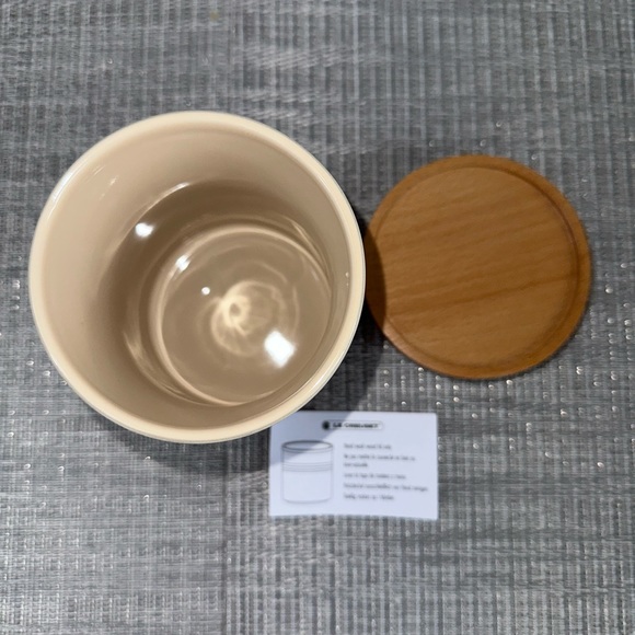 Le Creuset Canister Wood Lid w Tag - Picture 3 of 4